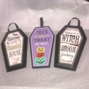 Michael’s sample,lot of three Halloween decoration.
